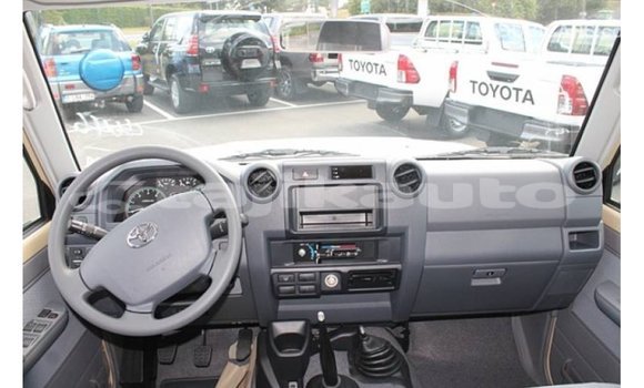 Buy Import Toyota Land Cruiser Beige Car in Import - Dubai in Dushanbe Buy Import Toyota Land Cruiser Beige Car in Import - Dubai in Dushanbe