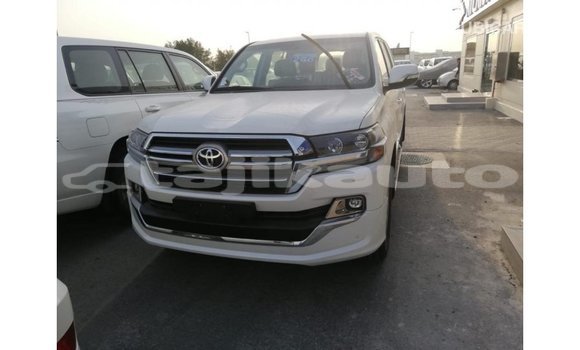 Buy Import Toyota Land Cruiser White Car in Import - Dubai in Dushanbe Buy Import Toyota Land Cruiser White Car in Import - Dubai in Dushanbe