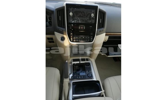Buy Import Toyota Land Cruiser White Car in Import - Dubai in Dushanbe Buy Import Toyota Land Cruiser White Car in Import - Dubai in Dushanbe