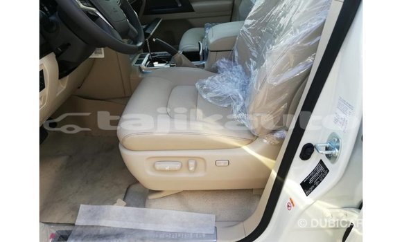 Buy Import Toyota Land Cruiser White Car in Import - Dubai in Dushanbe Buy Import Toyota Land Cruiser White Car in Import - Dubai in Dushanbe