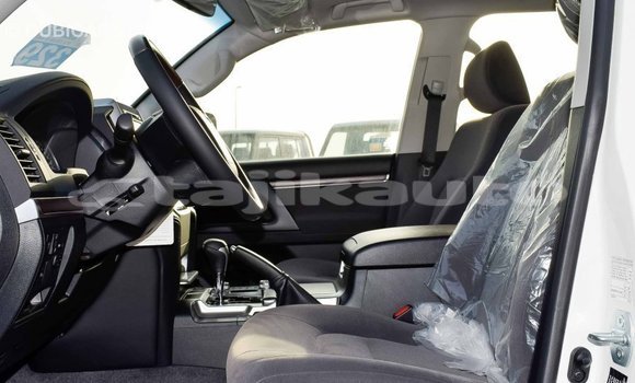 Buy Import Toyota Land Cruiser White Car in Import - Dubai in Dushanbe Buy Import Toyota Land Cruiser White Car in Import - Dubai in Dushanbe