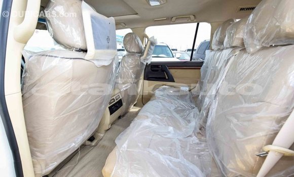 Buy Import Toyota Land Cruiser White Car in Import - Dubai in Dushanbe Buy Import Toyota Land Cruiser White Car in Import - Dubai in Dushanbe