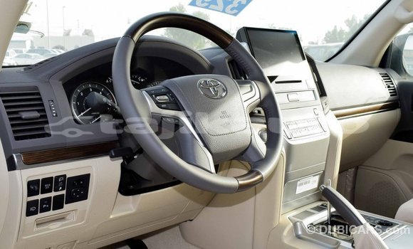 Buy Import Toyota Land Cruiser White Car in Import - Dubai in Dushanbe Buy Import Toyota Land Cruiser White Car in Import - Dubai in Dushanbe