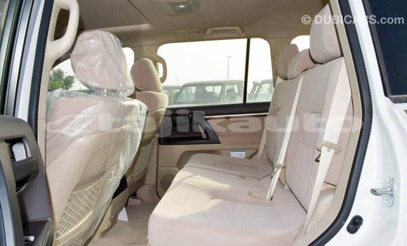 Buy Import Toyota Land Cruiser White Car in Import - Dubai in Dushanbe Buy Import Toyota Land Cruiser White Car in Import - Dubai in Dushanbe