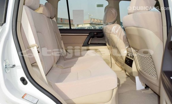 Buy Import Toyota Land Cruiser White Car in Import - Dubai in Dushanbe Buy Import Toyota Land Cruiser White Car in Import - Dubai in Dushanbe