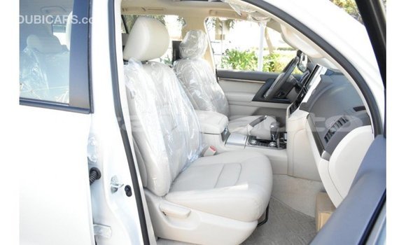 Buy Import Toyota Land Cruiser White Car in Import - Dubai in Dushanbe Buy Import Toyota Land Cruiser White Car in Import - Dubai in Dushanbe