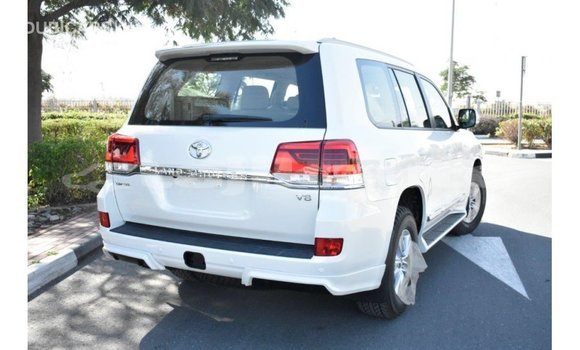 Buy Import Toyota Land Cruiser White Car in Import - Dubai in Dushanbe Buy Import Toyota Land Cruiser White Car in Import - Dubai in Dushanbe