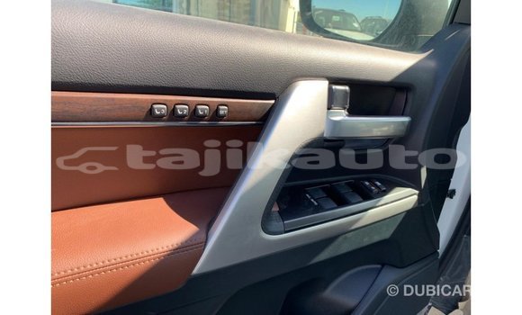 Buy Import Toyota Land Cruiser White Car in Import - Dubai in Dushanbe Buy Import Toyota Land Cruiser White Car in Import - Dubai in Dushanbe