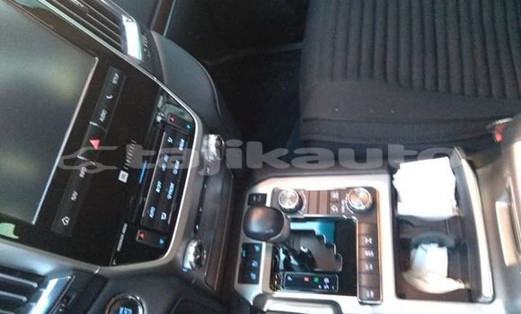 Buy Used Toyota Land Cruiser Prado White Car in Dushanbe in Dushanbe Buy Used Toyota Land Cruiser Prado White Car in Dushanbe in Dushanbe