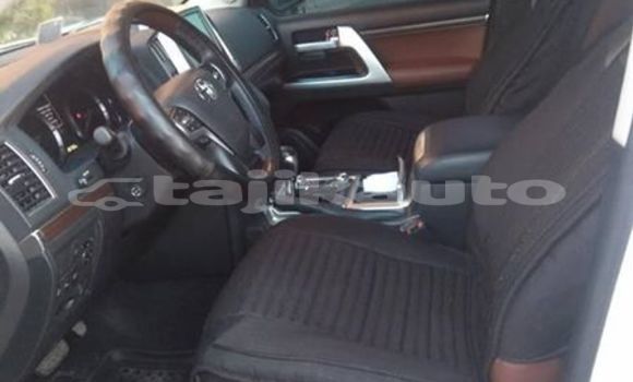 Buy Used Toyota Land Cruiser Prado White Car in Dushanbe in Dushanbe Buy Used Toyota Land Cruiser Prado White Car in Dushanbe in Dushanbe
