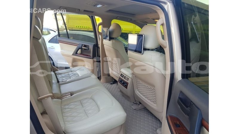 Big with watermark toyota land cruiser dushanbe import dubai 1913