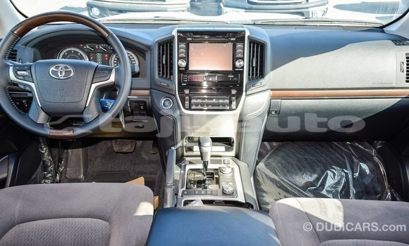 Buy Import Toyota Land Cruiser White Car in Import - Dubai in Dushanbe Buy Import Toyota Land Cruiser White Car in Import - Dubai in Dushanbe