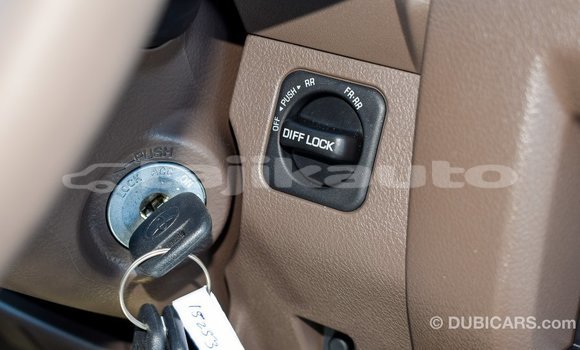 Buy Import Toyota Land Cruiser Beige Car in Import - Dubai in Dushanbe Buy Import Toyota Land Cruiser Beige Car in Import - Dubai in Dushanbe