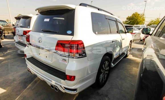 Buy Import Toyota Land Cruiser White Car in Import - Dubai in Dushanbe Buy Import Toyota Land Cruiser White Car in Import - Dubai in Dushanbe