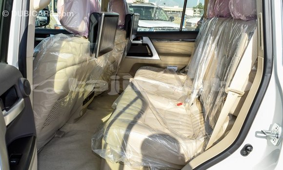 Buy Import Toyota Land Cruiser White Car in Import - Dubai in Dushanbe Buy Import Toyota Land Cruiser White Car in Import - Dubai in Dushanbe