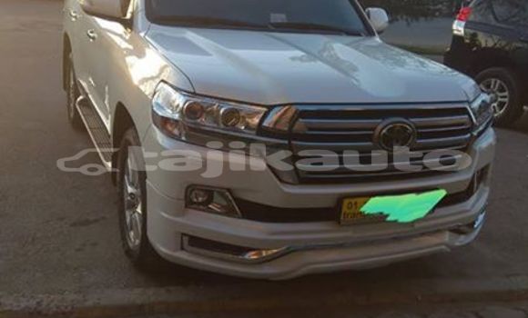 Buy Used Toyota Land Cruiser Prado White Car in Dushanbe in Dushanbe Buy Used Toyota Land Cruiser Prado White Car in Dushanbe in Dushanbe