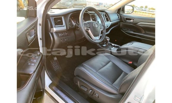 Buy Import Toyota Highlander White Car in Import - Dubai in Dushanbe Buy Import Toyota Highlander White Car in Import - Dubai in Dushanbe