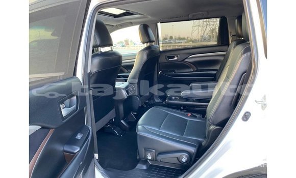 Buy Import Toyota Highlander White Car in Import - Dubai in Dushanbe Buy Import Toyota Highlander White Car in Import - Dubai in Dushanbe