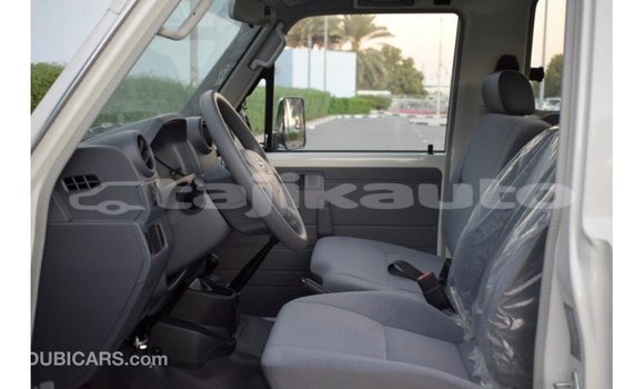 Buy Import Toyota Land Cruiser White Car in Import - Dubai in Dushanbe Buy Import Toyota Land Cruiser White Car in Import - Dubai in Dushanbe