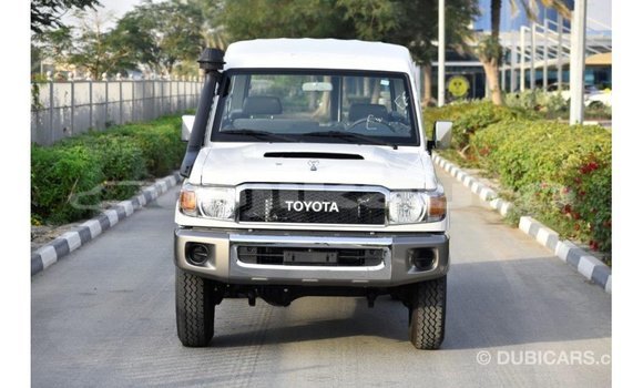 Buy Import Toyota Land Cruiser White Car in Import - Dubai in Dushanbe Buy Import Toyota Land Cruiser White Car in Import - Dubai in Dushanbe