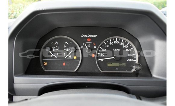 Buy Import Toyota Land Cruiser White Car in Import - Dubai in Dushanbe Buy Import Toyota Land Cruiser White Car in Import - Dubai in Dushanbe