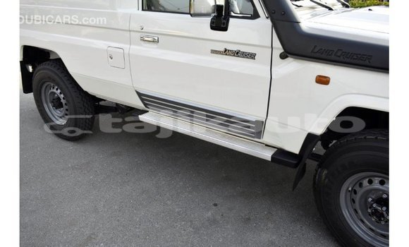 Buy Import Toyota Land Cruiser White Car in Import - Dubai in Dushanbe Buy Import Toyota Land Cruiser White Car in Import - Dubai in Dushanbe