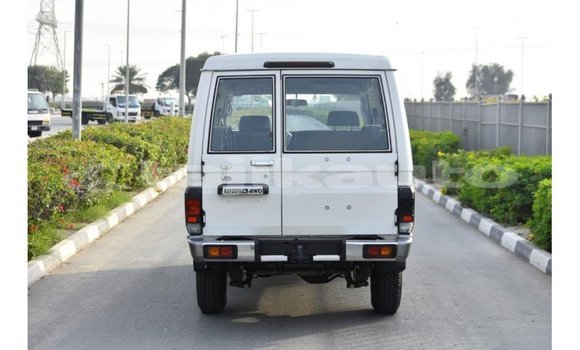 Buy Import Toyota Land Cruiser White Car in Import - Dubai in Dushanbe Buy Import Toyota Land Cruiser White Car in Import - Dubai in Dushanbe