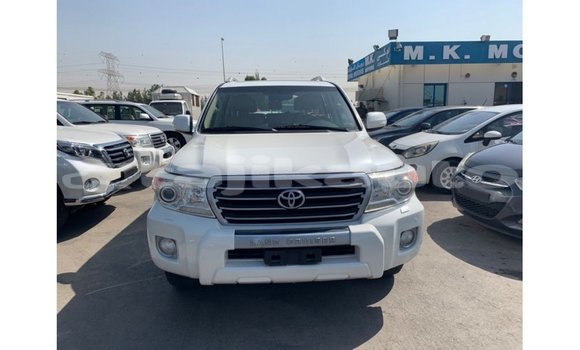Buy Import Toyota Land Cruiser White Car in Import - Dubai in Dushanbe Buy Import Toyota Land Cruiser White Car in Import - Dubai in Dushanbe