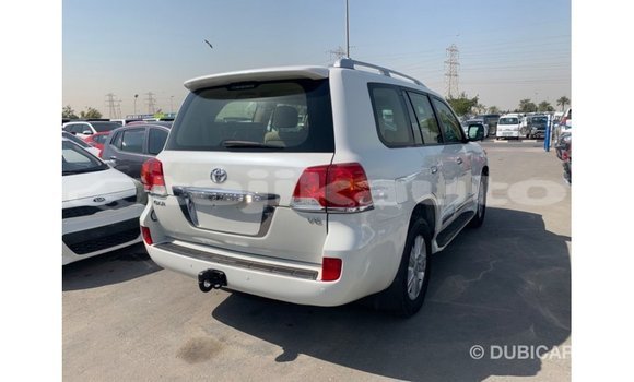 Buy Import Toyota Land Cruiser White Car in Import - Dubai in Dushanbe Buy Import Toyota Land Cruiser White Car in Import - Dubai in Dushanbe
