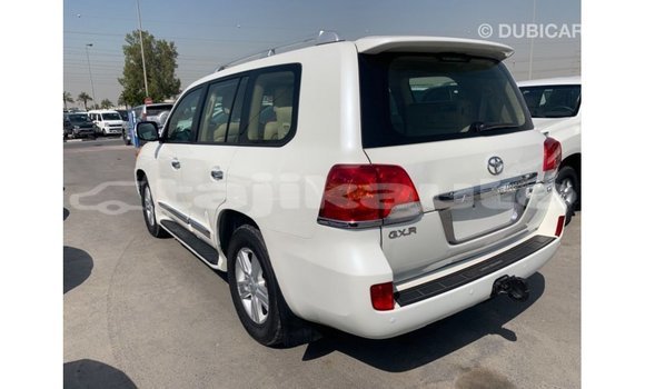 Buy Import Toyota Land Cruiser White Car in Import - Dubai in Dushanbe Buy Import Toyota Land Cruiser White Car in Import - Dubai in Dushanbe