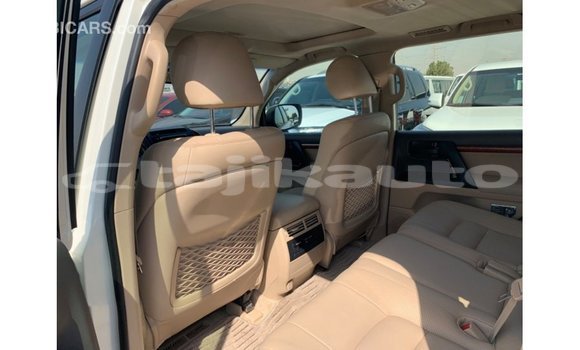 Buy Import Toyota Land Cruiser White Car in Import - Dubai in Dushanbe Buy Import Toyota Land Cruiser White Car in Import - Dubai in Dushanbe
