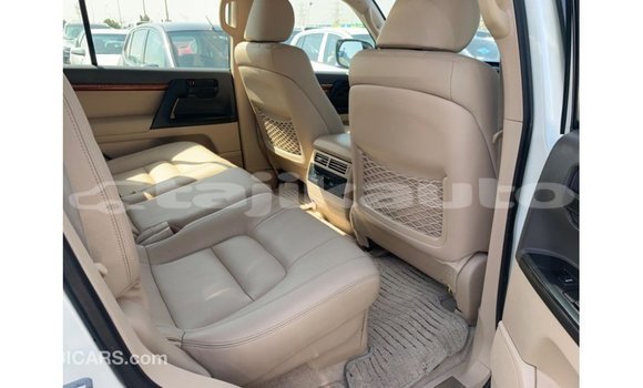 Buy Import Toyota Land Cruiser White Car in Import - Dubai in Dushanbe Buy Import Toyota Land Cruiser White Car in Import - Dubai in Dushanbe