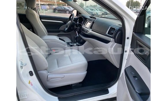 Buy Import Toyota Highlander White Car in Import - Dubai in Dushanbe Buy Import Toyota Highlander White Car in Import - Dubai in Dushanbe