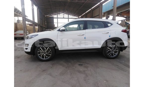 Buy Import Hyundai Tucson White Car in Import - Dubai in Dushanbe Buy Import Hyundai Tucson White Car in Import - Dubai in Dushanbe