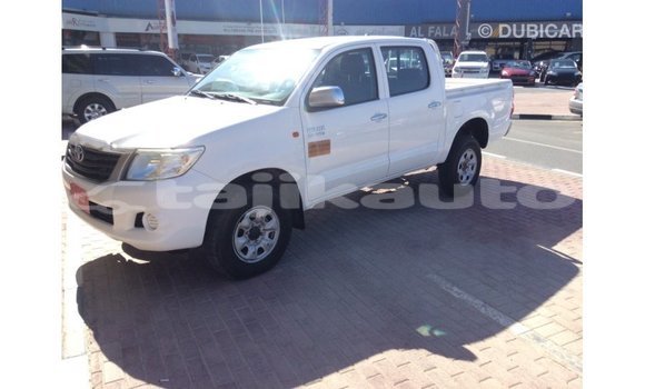 Buy Import Toyota Hilux White Car in Import - Dubai in Dushanbe Buy Import Toyota Hilux White Car in Import - Dubai in Dushanbe