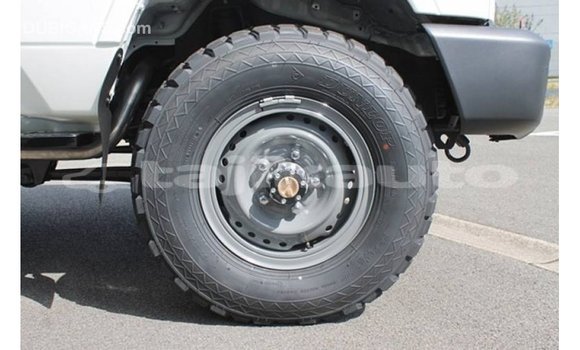 Buy Import Toyota Land Cruiser White Car in Import - Dubai in Dushanbe Buy Import Toyota Land Cruiser White Car in Import - Dubai in Dushanbe