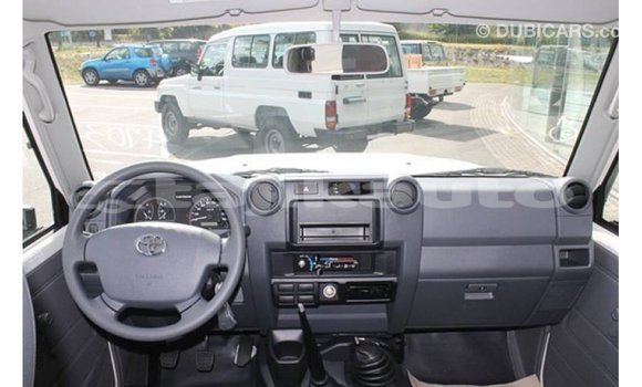 Buy Import Toyota Land Cruiser White Car in Import - Dubai in Dushanbe Buy Import Toyota Land Cruiser White Car in Import - Dubai in Dushanbe