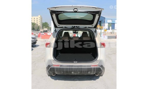 Buy Import Toyota 4Runner White Car in Import - Dubai in Dushanbe Buy Import Toyota 4Runner White Car in Import - Dubai in Dushanbe