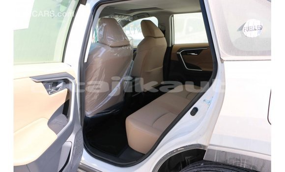 Buy Import Toyota 4Runner White Car in Import - Dubai in Dushanbe Buy Import Toyota 4Runner White Car in Import - Dubai in Dushanbe