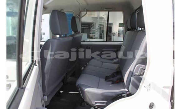 Buy Import Toyota Land Cruiser White Car in Import - Dubai in Dushanbe Buy Import Toyota Land Cruiser White Car in Import - Dubai in Dushanbe