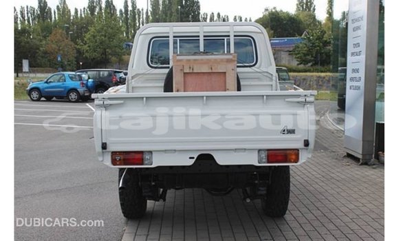 Buy Import Toyota Land Cruiser White Car in Import - Dubai in Dushanbe Buy Import Toyota Land Cruiser White Car in Import - Dubai in Dushanbe