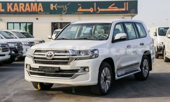 Buy Import Toyota Land Cruiser White Car in Import - Dubai in Dushanbe Buy Import Toyota Land Cruiser White Car in Import - Dubai in Dushanbe