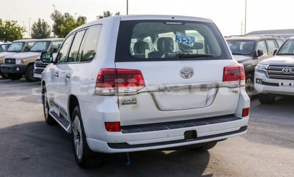 Buy Import Toyota Land Cruiser White Car in Import - Dubai in Dushanbe Buy Import Toyota Land Cruiser White Car in Import - Dubai in Dushanbe