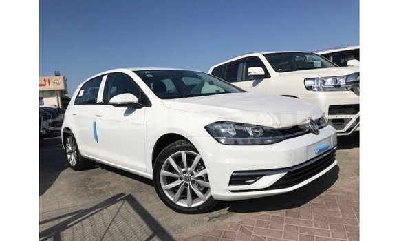 Buy Import Volkswagen Golf White Car in Import - Dubai in Dushanbe