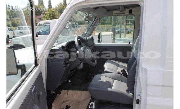 Buy Import Toyota Land Cruiser White Car in Import - Dubai in Dushanbe Buy Import Toyota Land Cruiser White Car in Import - Dubai in Dushanbe