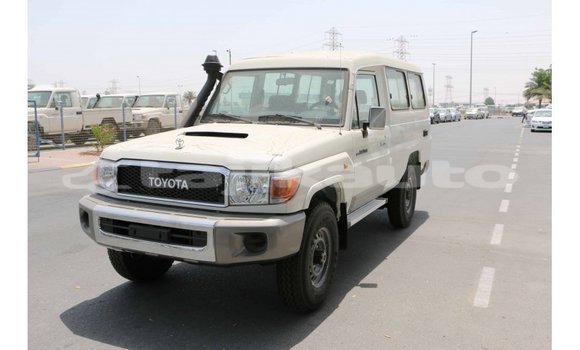 Buy Import Toyota Land Cruiser White Car in Import - Dubai in Dushanbe Buy Import Toyota Land Cruiser White Car in Import - Dubai in Dushanbe