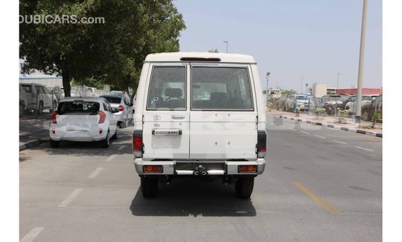 Buy Import Toyota Land Cruiser White Car in Import - Dubai in Dushanbe Buy Import Toyota Land Cruiser White Car in Import - Dubai in Dushanbe