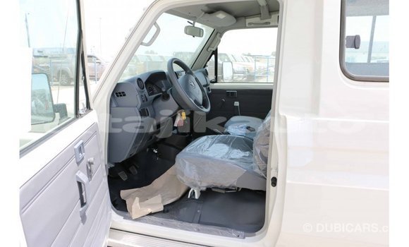 Buy Import Toyota Land Cruiser White Car in Import - Dubai in Dushanbe Buy Import Toyota Land Cruiser White Car in Import - Dubai in Dushanbe