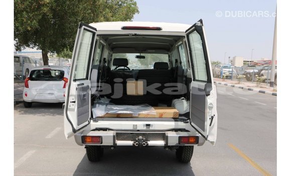 Buy Import Toyota Land Cruiser White Car in Import - Dubai in Dushanbe Buy Import Toyota Land Cruiser White Car in Import - Dubai in Dushanbe