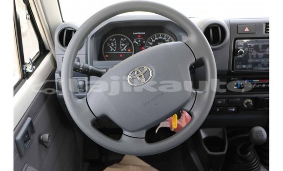 Buy Import Toyota Land Cruiser White Car in Import - Dubai in Dushanbe Buy Import Toyota Land Cruiser White Car in Import - Dubai in Dushanbe